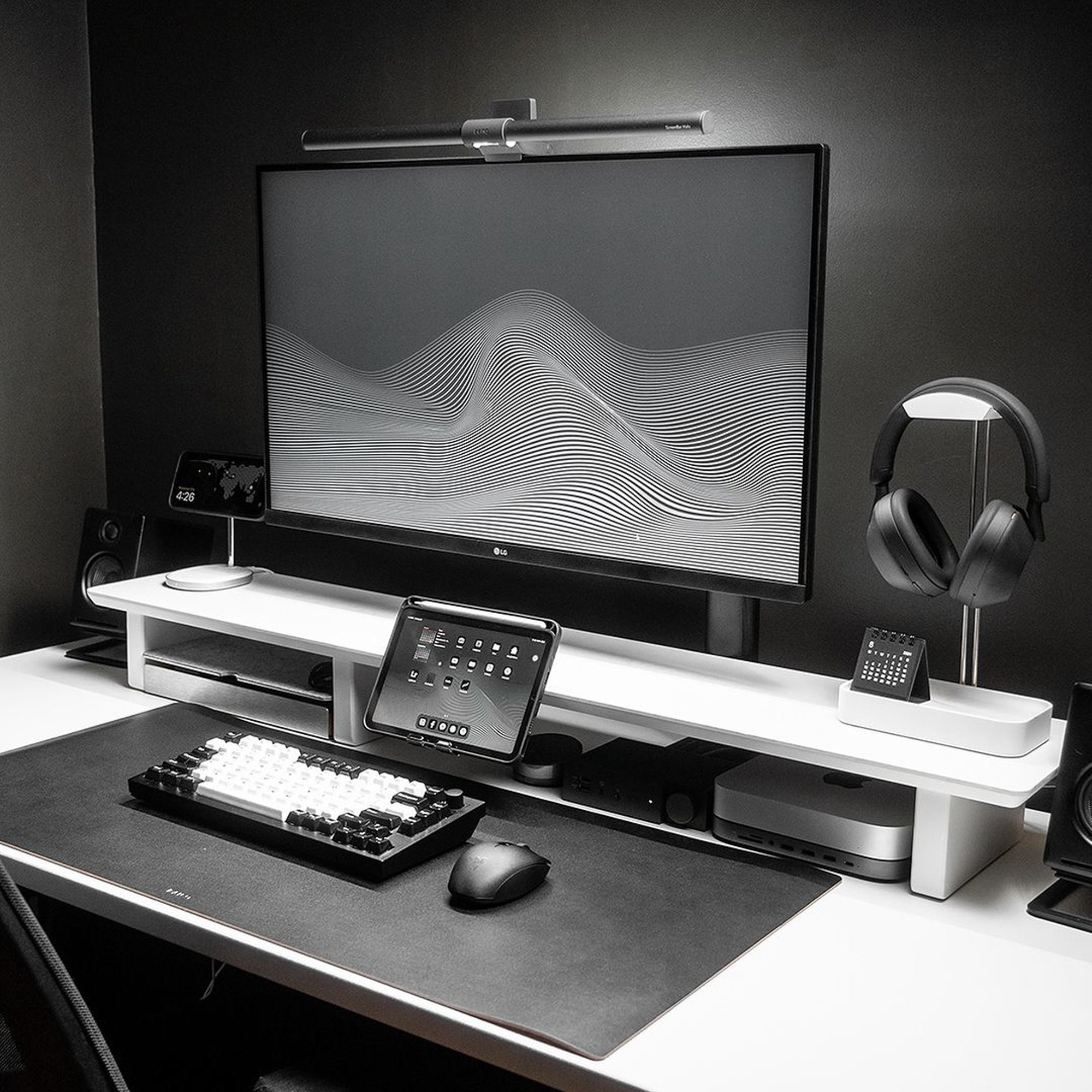 Desk Setup Cockpit | White