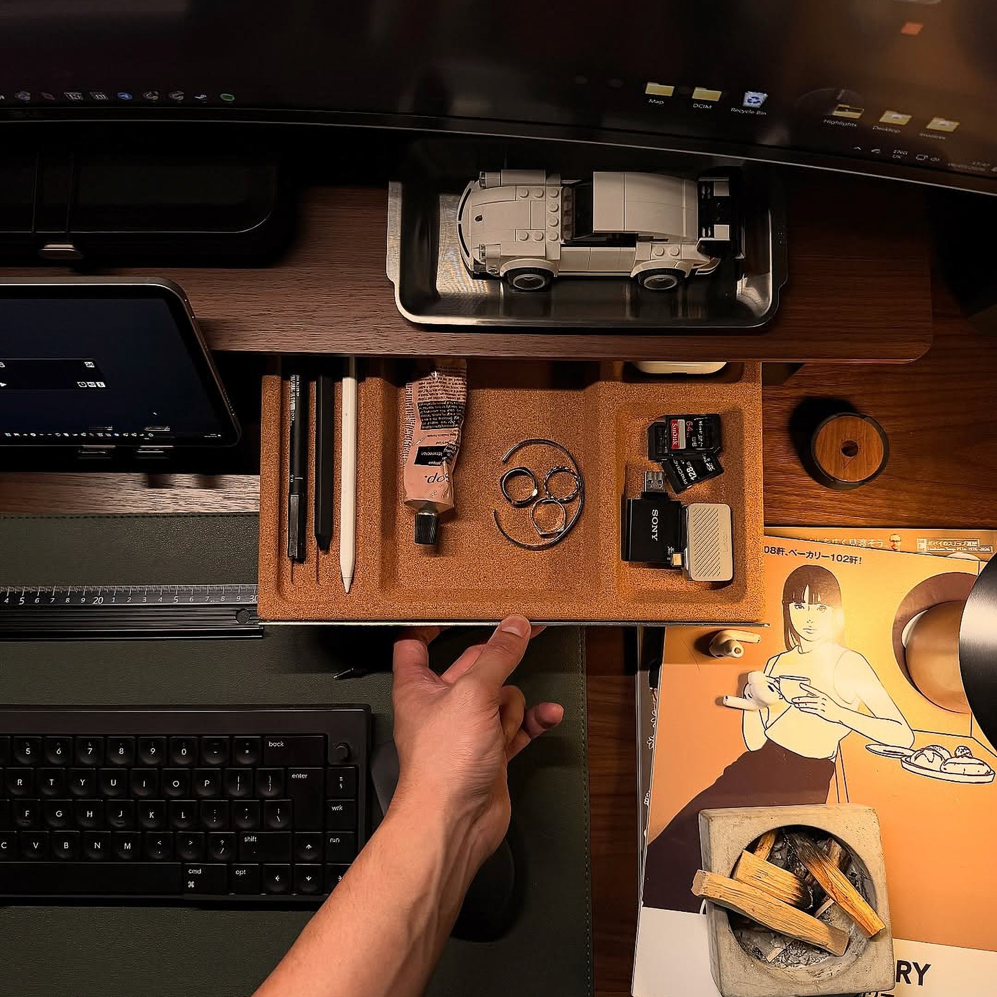 Desk Setup Cockpit | Walnut